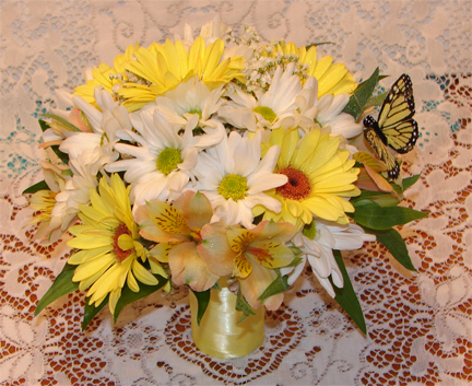 Ingrid's yellow and white bouquet